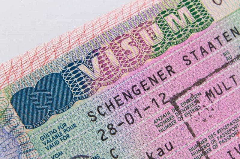 Để đi du lịch Châu Âu thì quý khách cần chuẩn bị hồ sơ xin visa Schengen. 