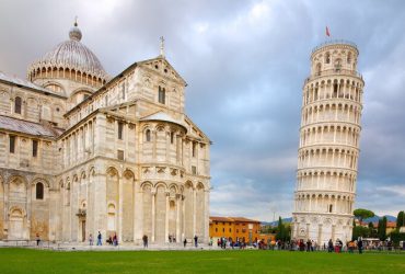 Tháp nghiêng - biểu tượng kiến trúc của nước Ý