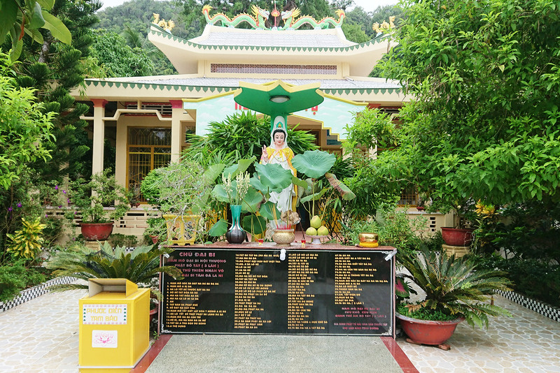 Không gian xanh ngát tại chùa Sư Muôn 