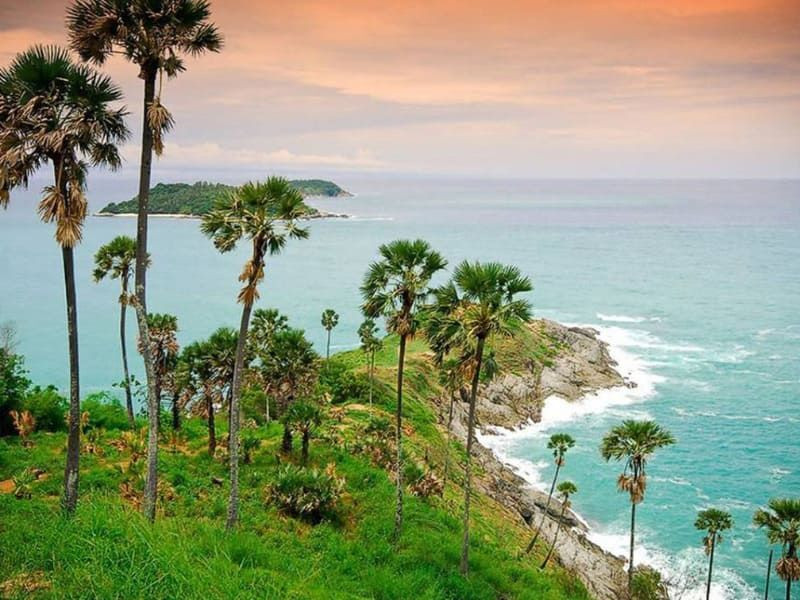 Ánh hoàng hôn rực rỡ ở mũi Promthep Cape