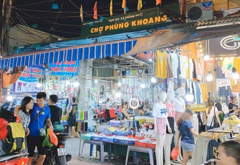 Chợ đêm Phùng Khoang là thiên đường ẩm thực và vui chơi trong tour Hà Nội Chợ đêm Phùng Khoang là thiên đường ẩm thực và vui chơi trong tour Hà Nội