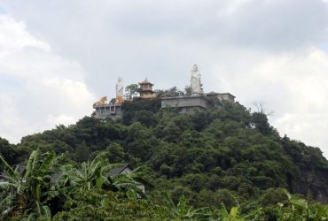Khám phá ngôi chùa linh thiêng trên núi Châu Thới Bình Dương