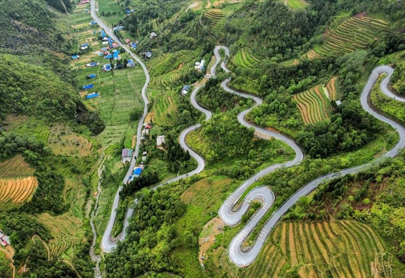 Khung cảnh Hà Giang nên thơ với thiên nhiên hùng vĩ