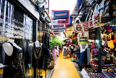 Quần áo local cực kỳ bắt trend
